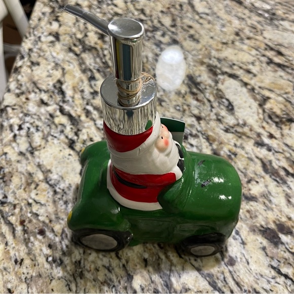 HOME ESSENTIALS SANTA CLAUS SOAP PUMP - Picture 4 of 7